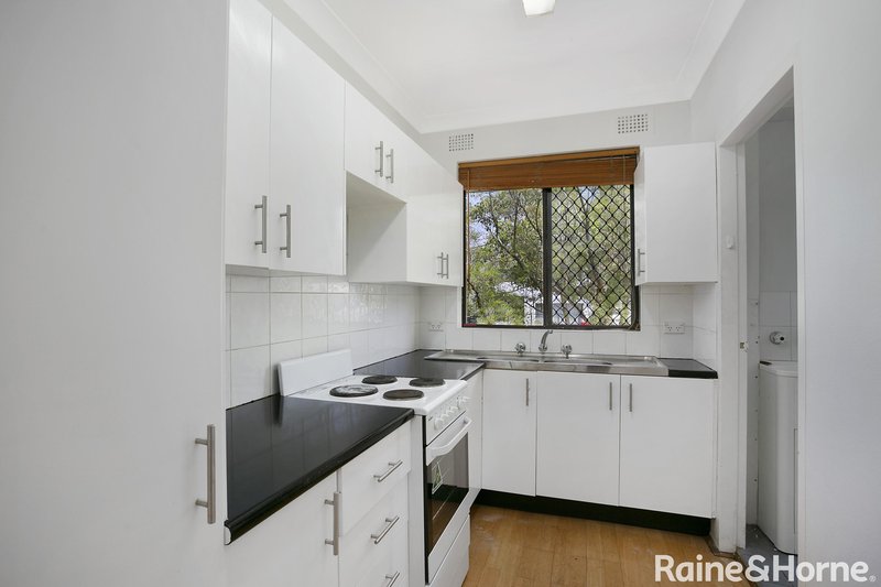 Photo - 2/82-84 Hunter Street, Hornsby NSW 2077 - Image 2