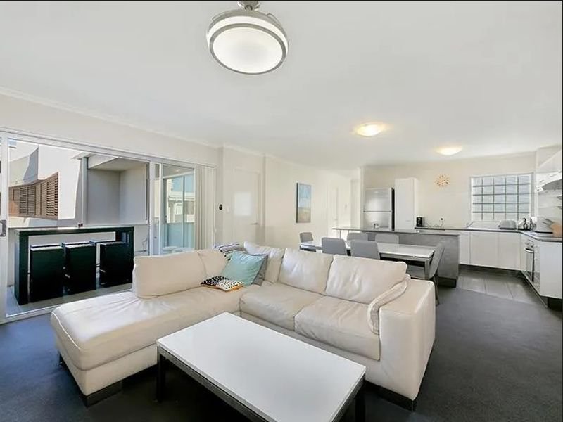 Photo - 28/2 Berwick Street, Fortitude Valley QLD 4006 - Image 1