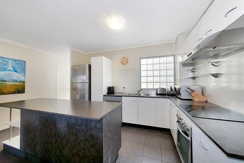 Photo - 28/2 Berwick Street, Fortitude Valley QLD 4006 - Image 3