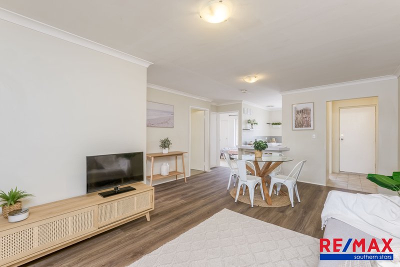 Photo - 28/2 Pinewood Avenue, Kardinya WA 6163 - Image 9