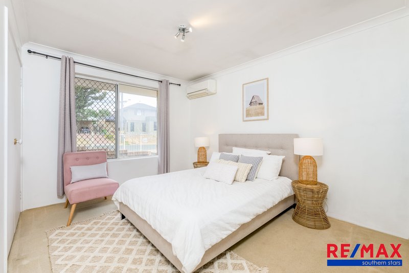 Photo - 28/2 Pinewood Avenue, Kardinya WA 6163 - Image 13