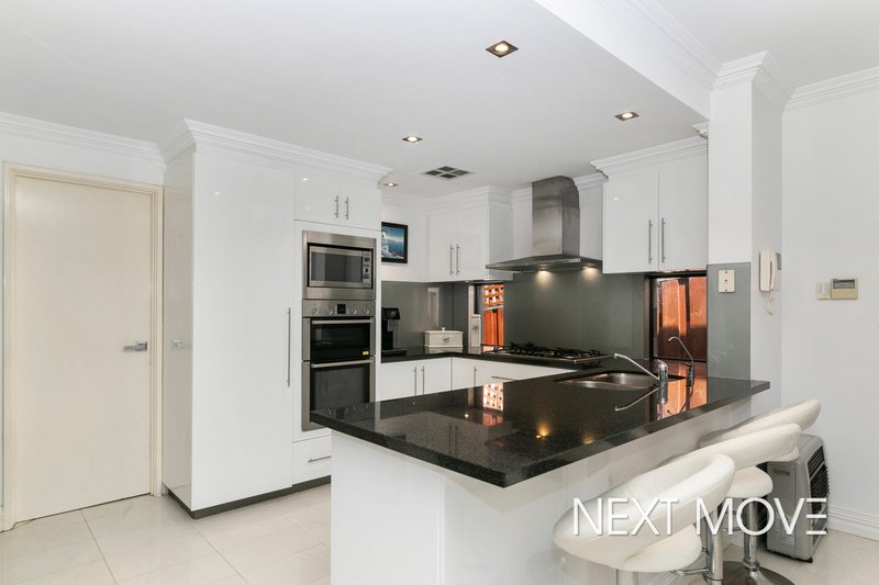 Photo - 2/82 Strickland Street, South Perth WA 6151 - Image 4