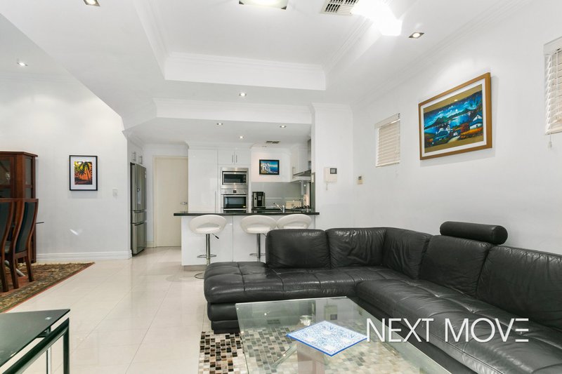 Photo - 2/82 Strickland Street, South Perth WA 6151 - Image 7