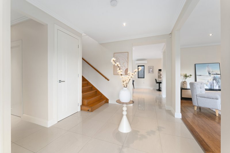 Photo - 2/82 View Street, Clayton VIC 3168 - Image 2