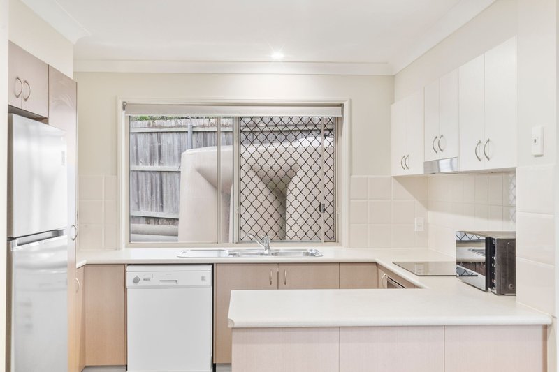 Photo - 28/202-206 Fryar Road, Eagleby QLD 4207 - Image 2