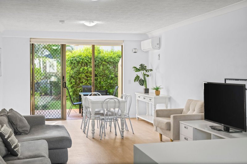 Photo - 28/2342-2358 Gold Coast Highway, Mermaid Beach QLD 4218 - Image 2