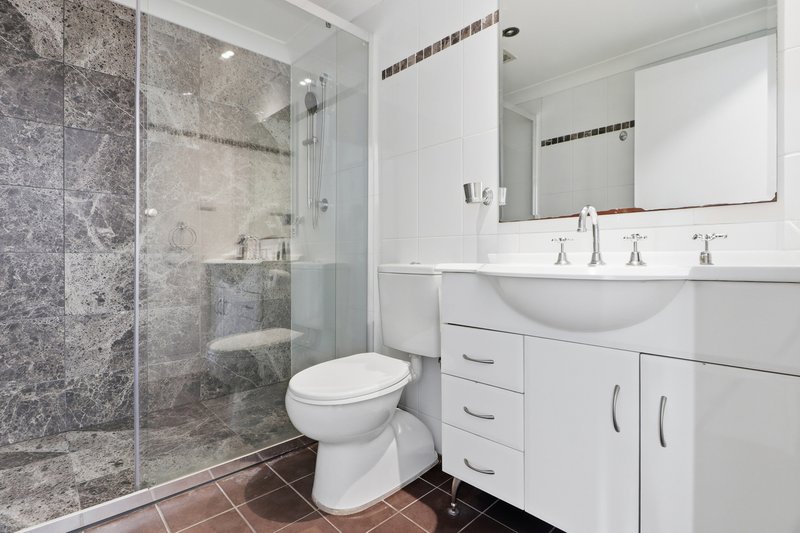 Photo - 28/24 Campbell Street, Parramatta NSW 2150 - Image 4