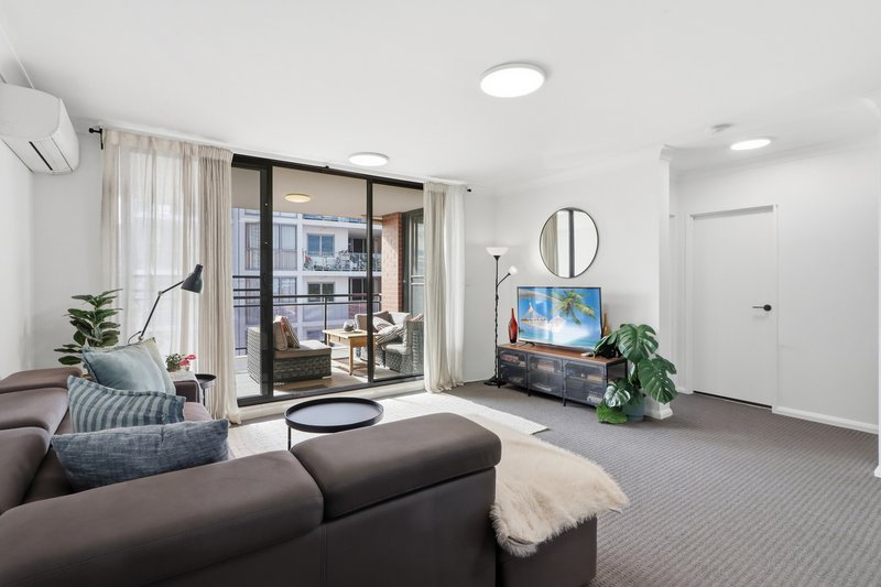 Photo - 28/24 Campbell Street, Parramatta NSW 2150 - Image 6