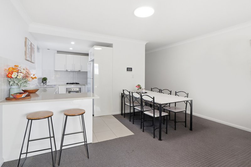 Photo - 28/24 Campbell Street, Parramatta NSW 2150 - Image 10