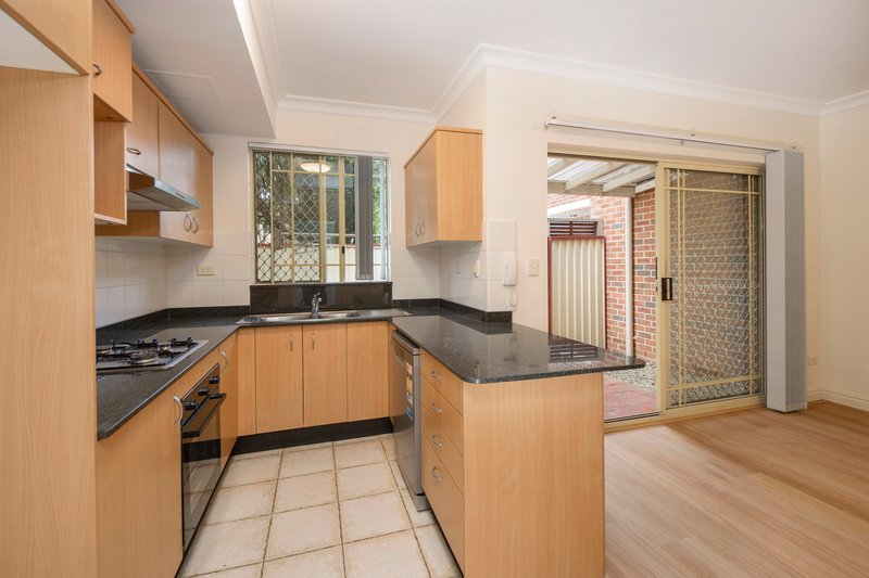 Photo - 28/26-32 High Street, Caringbah South NSW 2229 - Image 2