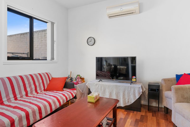 Photo - 2/83-85 Howard Street, Reservoir VIC 3073 - Image 3