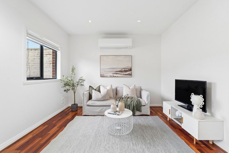 Photo - 2/83-85 Howard Street, Reservoir VIC 3073 - Image 2