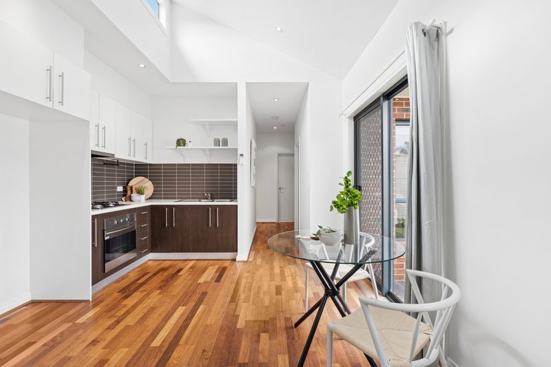 Photo - 2/83-85 Howard Street, Reservoir VIC 3073 - Image 4