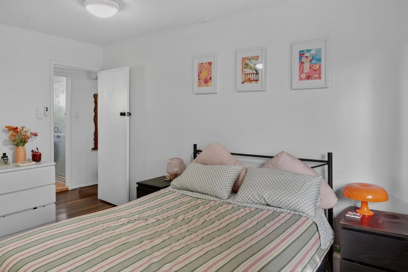 Photo - 2/83 Indooroopilly Road, Taringa QLD 4068 - Image 5