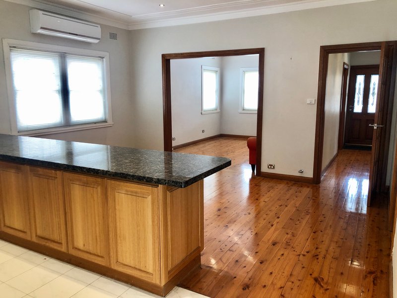 Photo - 283 Kingsgrove Road, Kingsgrove NSW 2208 - Image 3