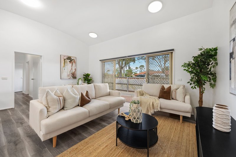 Photo - 2/83 Rufus Street, Epping VIC 3076 - Image 2