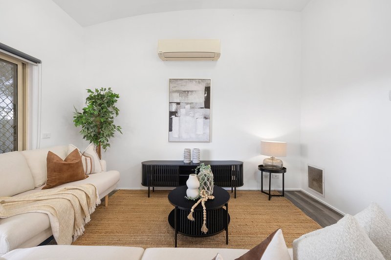 Photo - 2/83 Rufus Street, Epping VIC 3076 - Image 3