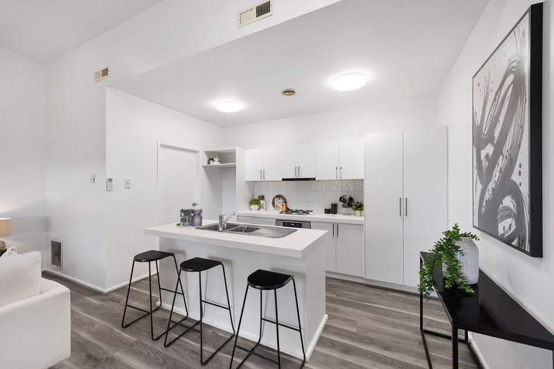 Photo - 2/83 Rufus Street, Epping VIC 3076 - Image 5