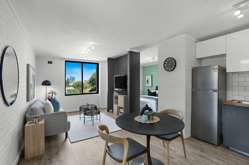 Photo - 28/3 Russell Avenue, North Perth WA 6006 - Image 1