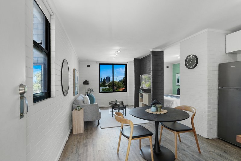 Photo - 28/3 Russell Avenue, North Perth WA 6006 - Image 3