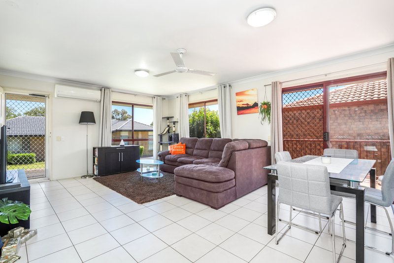 Photo - 28/30 Lindeman Place, Eight Mile Plains QLD 4113 - Image 3