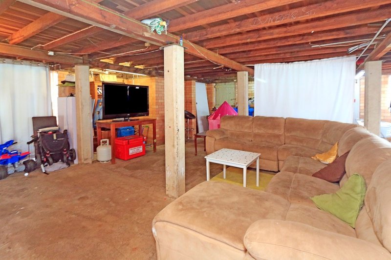 Photo - 283a Dunbar Street, Koongal QLD 4701 - Image 11