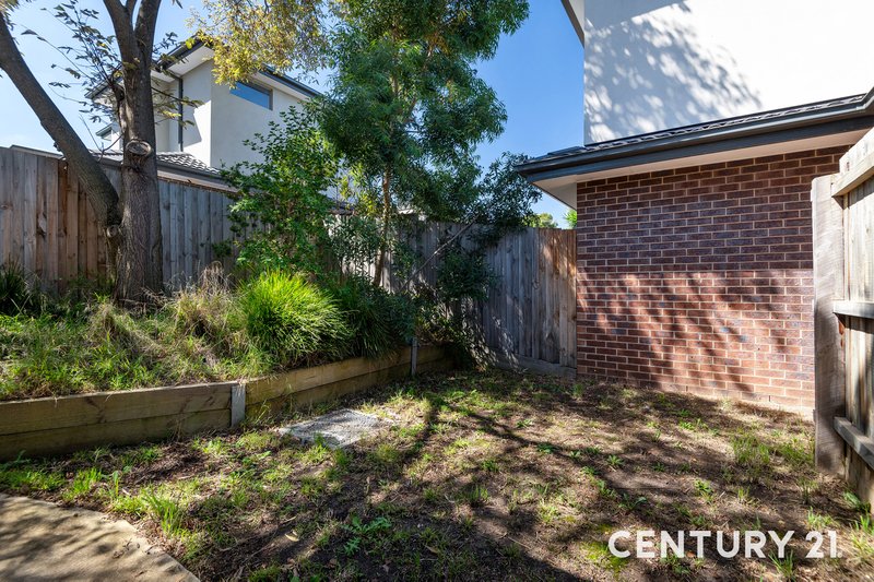 Photo - 2/84 Kanooka Grove, Clayton VIC 3168 - Image 11