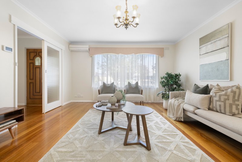 Photo - 2/84 Lower Dandenong Road, Parkdale VIC 3195 - Image 2