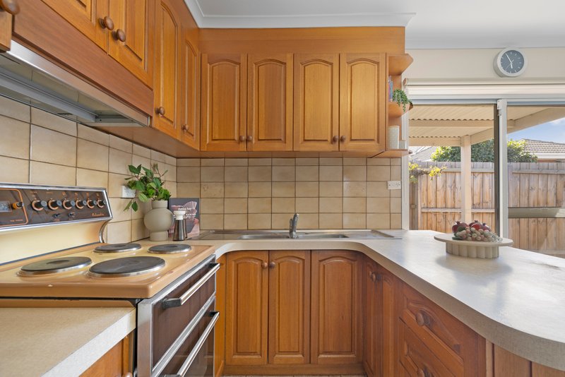 Photo - 2/84 Lower Dandenong Road, Parkdale VIC 3195 - Image 5