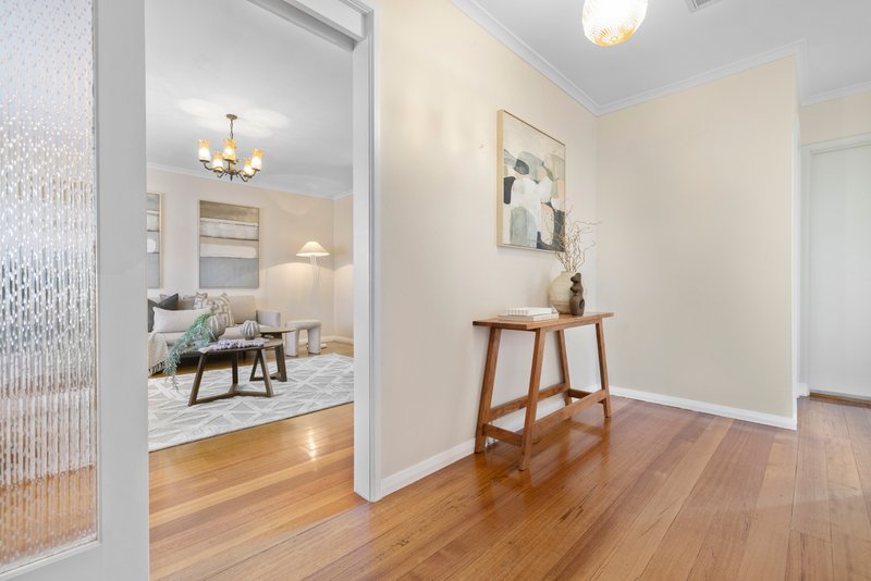 Photo - 2/84 Lower Dandenong Road, Parkdale VIC 3195 - Image 11