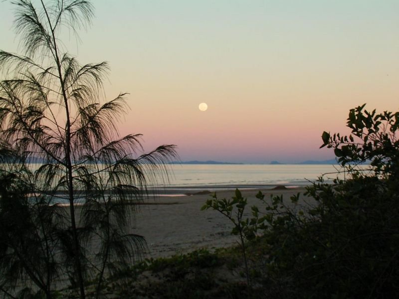 Photo - 284 Ocean Pde, Balgal Beach , Townsville QLD 4810 - Image 14