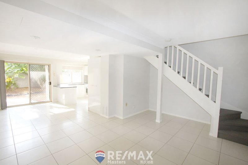 Photo - 2/84 St Andrew Street, Kuraby QLD 4112 - Image 2