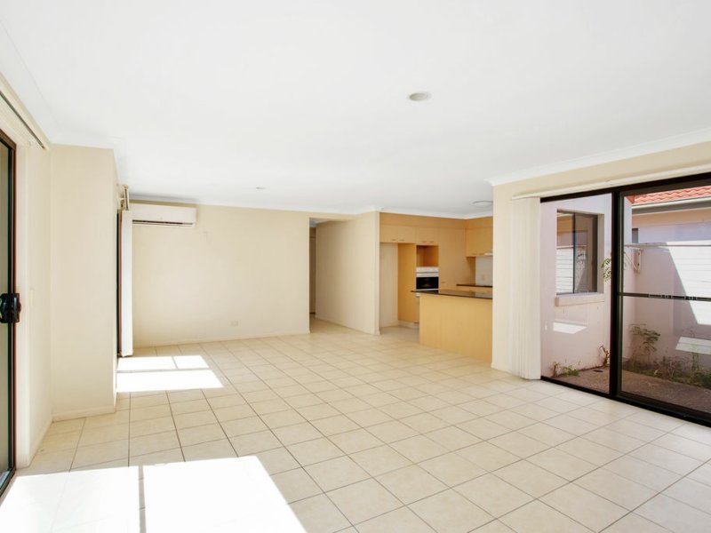 Photo - 284/64 Gilston Road, Nerang QLD 4211 - Image 4