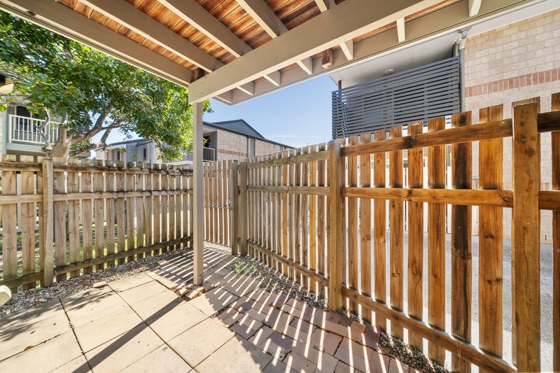 Photo - 28/48-54 Fleet Drive, Kippa-Ring QLD 4021 - Image 14