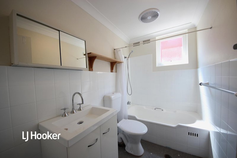 Photo - 2/85-87 Newington Road, Marrickville NSW 2204 - Image 6