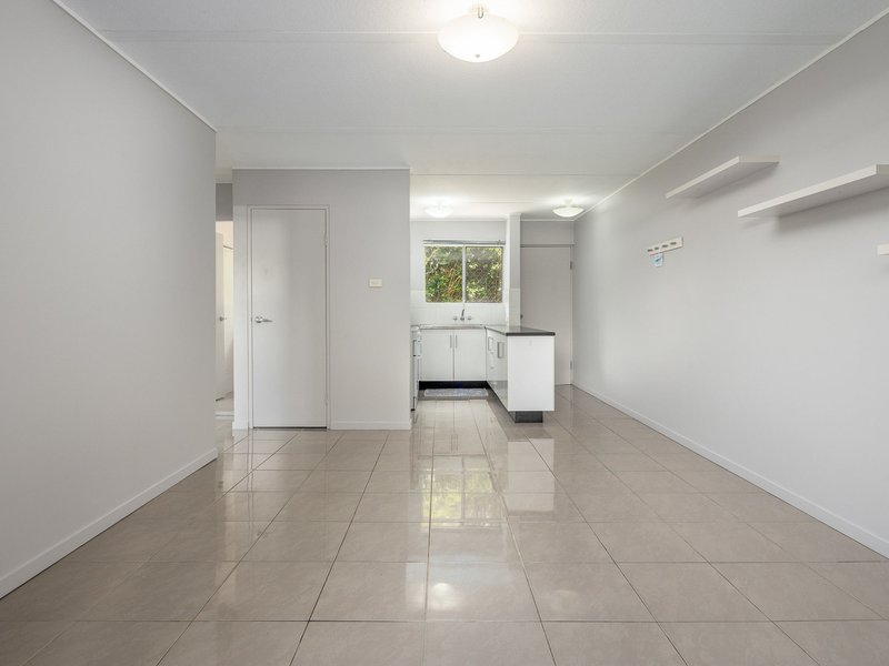 Photo - 2/85 Indooroopilly Road, Taringa QLD 4068 - Image 3