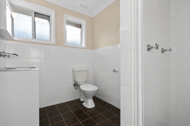 Photo - 2/85 Koona Street, Albion Park Rail NSW 2527 - Image 5
