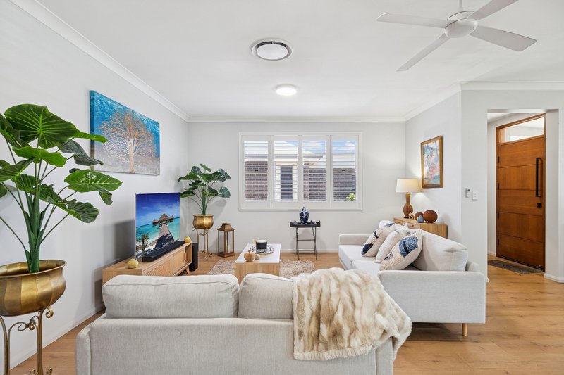 Photo - 2/85 Ramsay Street, Centenary Heights QLD 4350 - Image 2