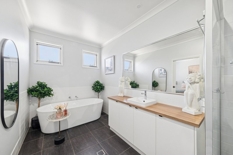 Photo - 2/85 Ramsay Street, Centenary Heights QLD 4350 - Image 10