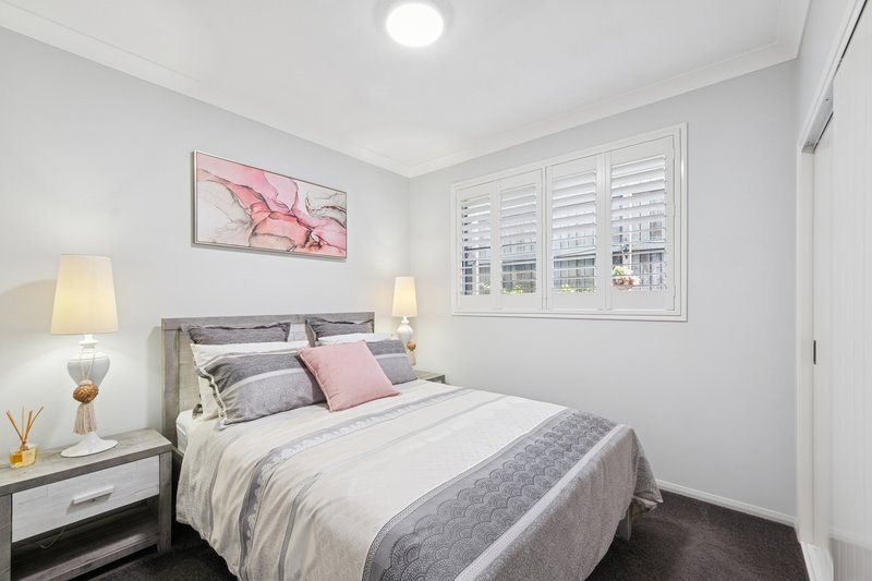 Photo - 2/85 Ramsay Street, Centenary Heights QLD 4350 - Image 12