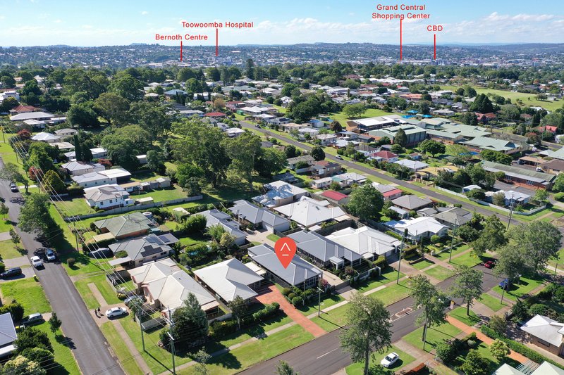 Photo - 2/85 Ramsay Street, Centenary Heights QLD 4350 - Image 17