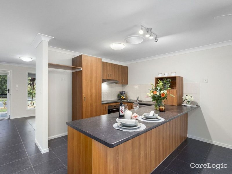 Photo - 2/85 Victoria Drive, Pacific Pines QLD 4211 - Image 4