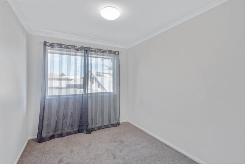 Photo - 2/86 Amarina Avenue, Mooloolaba QLD 4557 - Image 6