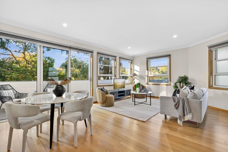 Photo - 2/86 Broughton Road, Surrey Hills VIC 3127 - Image 1