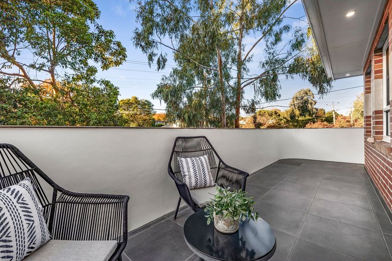Photo - 2/86 Broughton Road, Surrey Hills VIC 3127 - Image 5