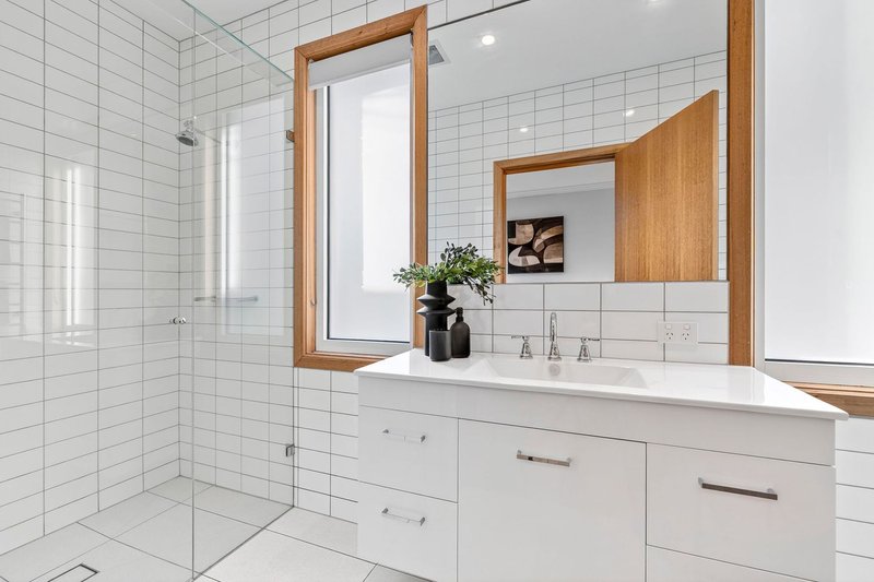 Photo - 2/86 Broughton Road, Surrey Hills VIC 3127 - Image 7