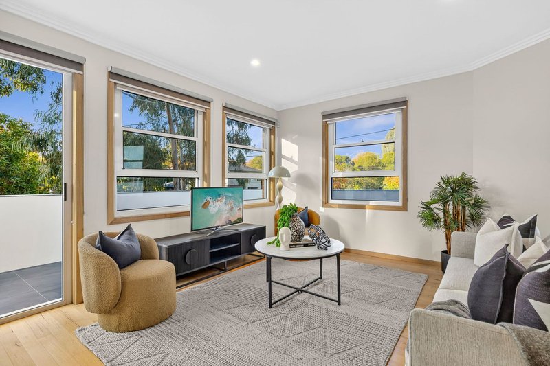 Photo - 2/86 Broughton Road, Surrey Hills VIC 3127 - Image 10