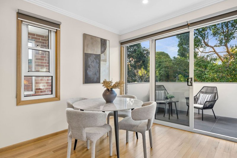 Photo - 2/86 Broughton Road, Surrey Hills VIC 3127 - Image 11