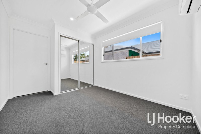 Photo - 2/86 Bunya Drive, Park Ridge QLD 4125 - Image 3