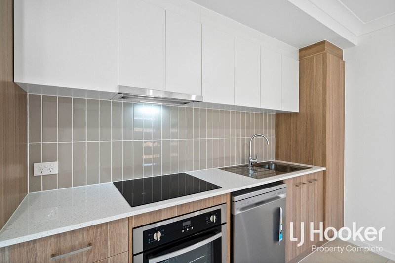 Photo - 2/86 Bunya Drive, Park Ridge QLD 4125 - Image 10